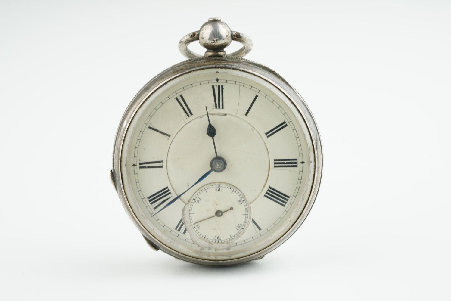 ANTIQUE WALTHAM SILVER POCKET WATCH CIRCA 1885, circular stepped dial with roman numeral hour
