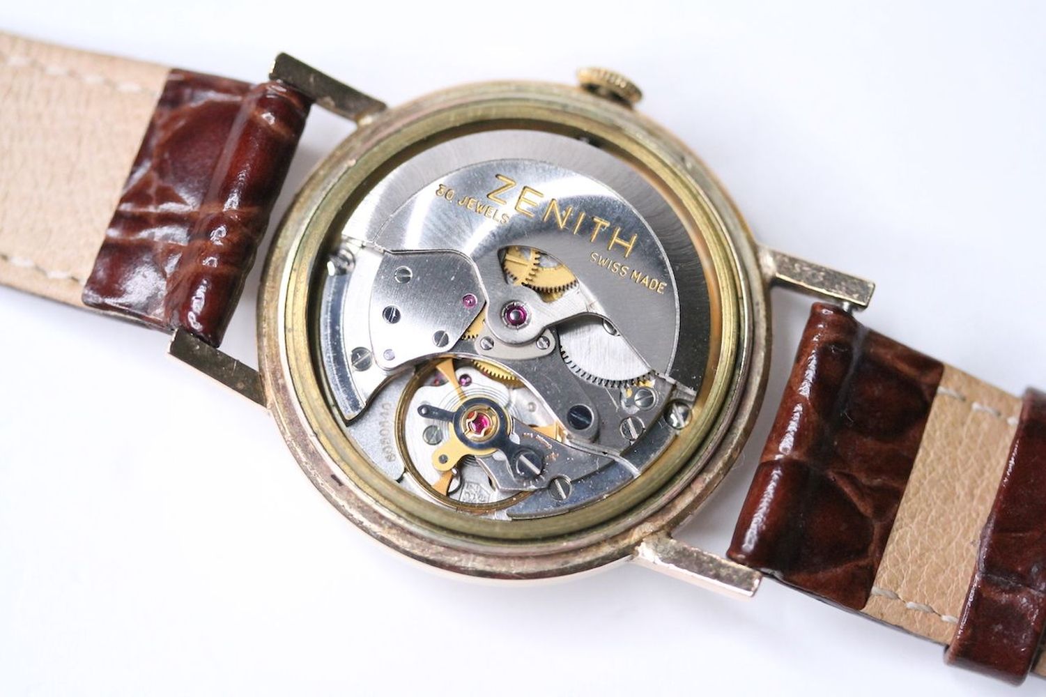 VINTAGE 9CT ZENITH 2600 AUTOMATIC WRIST WATCH, circular silver dial with baton hour markers, date - Image 4 of 4