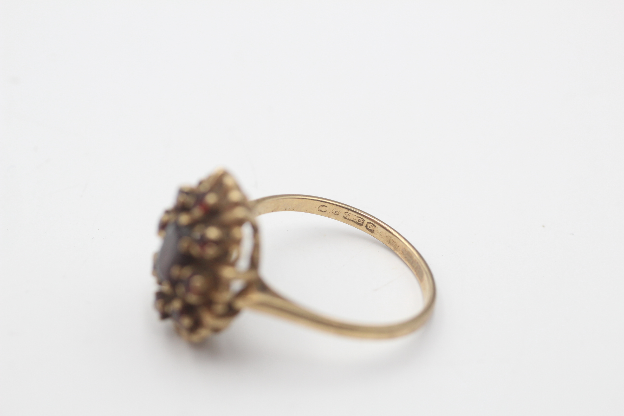 9ct gold vintage garnet halo dress ring (3.7g) - Image 6 of 6