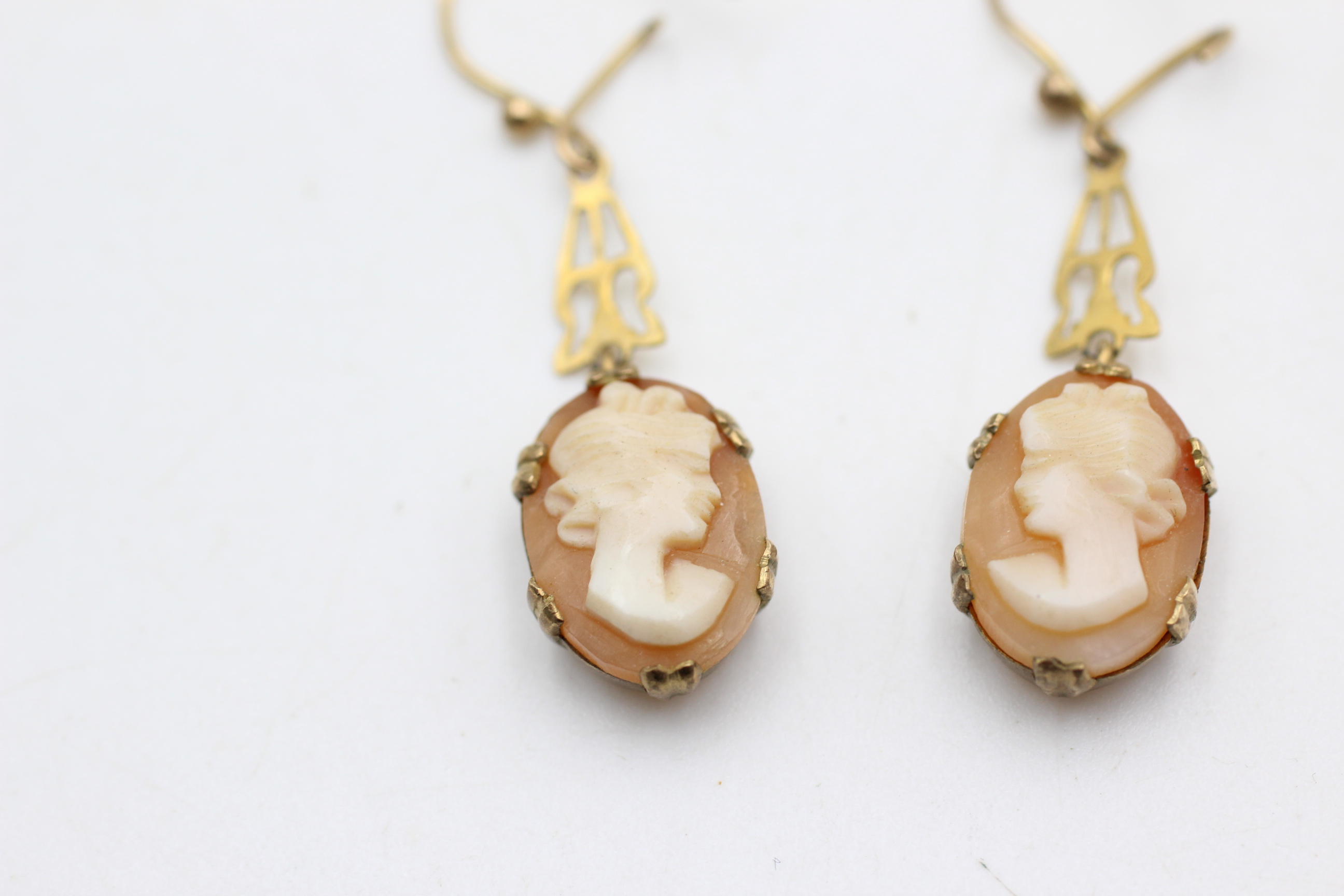 9ct gold vintage cameo drop earrings (2.8g) - Image 2 of 5