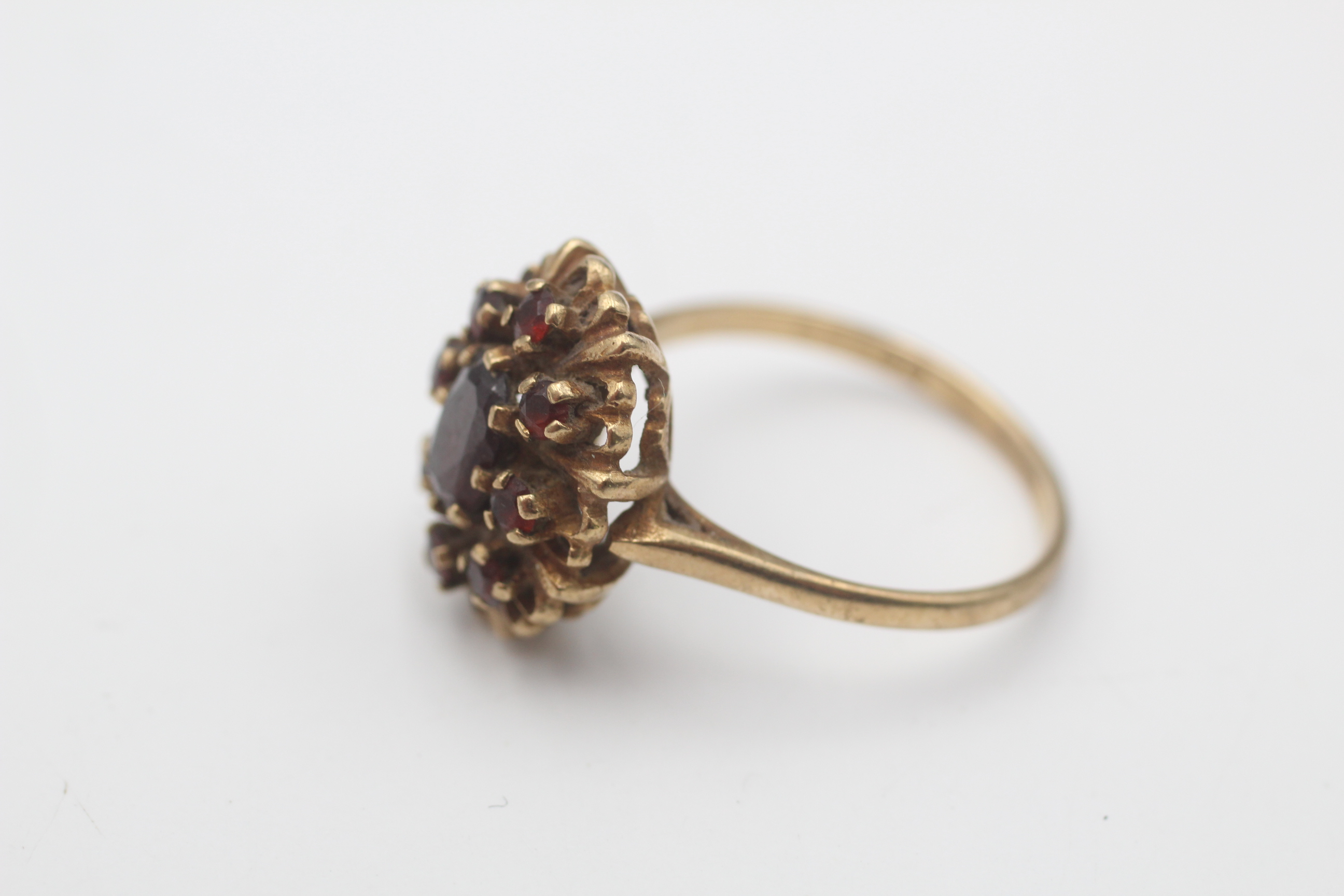 9ct gold vintage garnet halo dress ring (3.7g) - Image 5 of 6