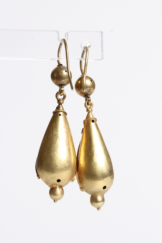 YG shepherd hook detailed drop earrings - Image 2 of 2