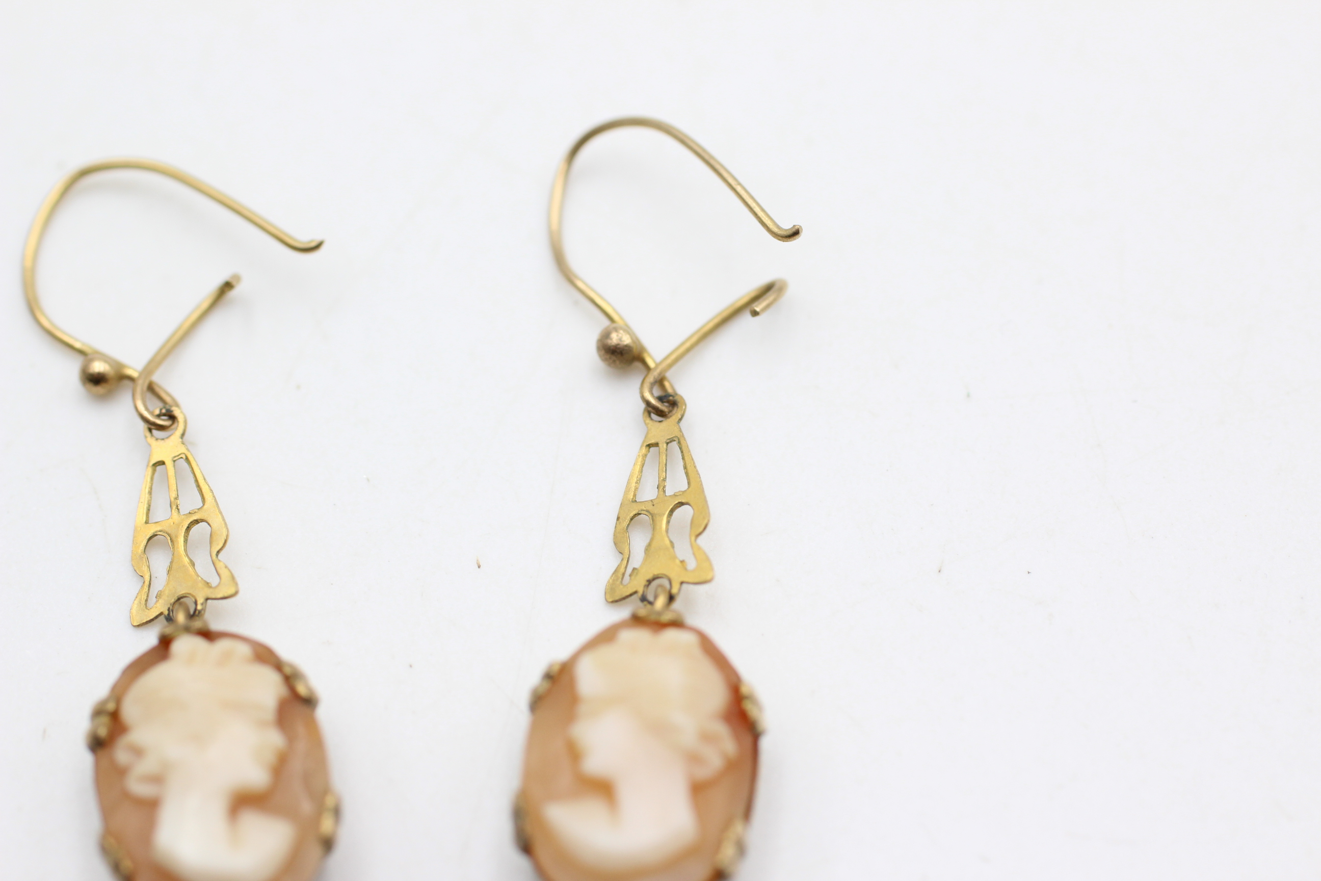 9ct gold vintage cameo drop earrings (2.8g) - Image 5 of 5
