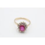 9ct gold vintage glass filled ruby & diamond halo dress ring (2.2g)