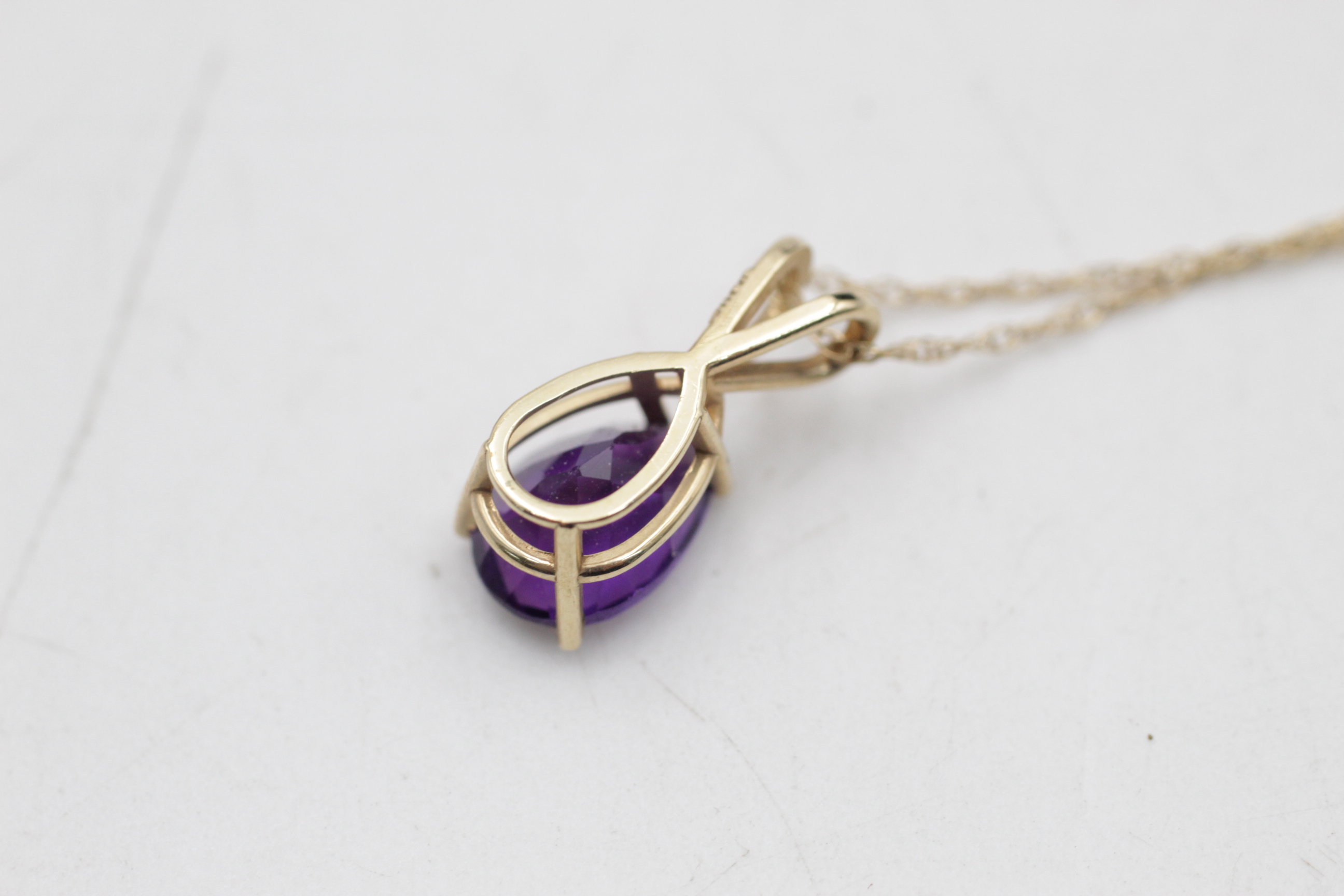 14ct gold amethyst solitaire pendant necklace (1.6g) - Image 4 of 6