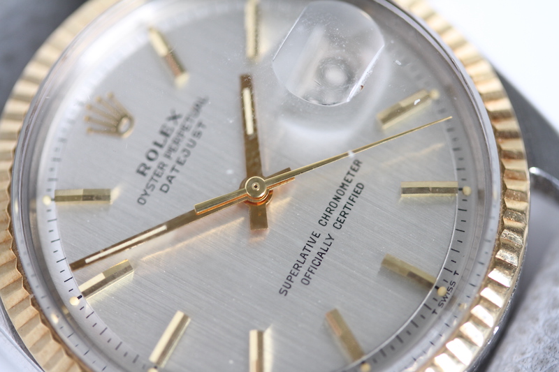 VINTAGE ROLEX OYSTER PERPETUAL DATE JUST REFERENCE 1601 CIRCA 1966, silvered pie pan dial, gold - Image 2 of 7