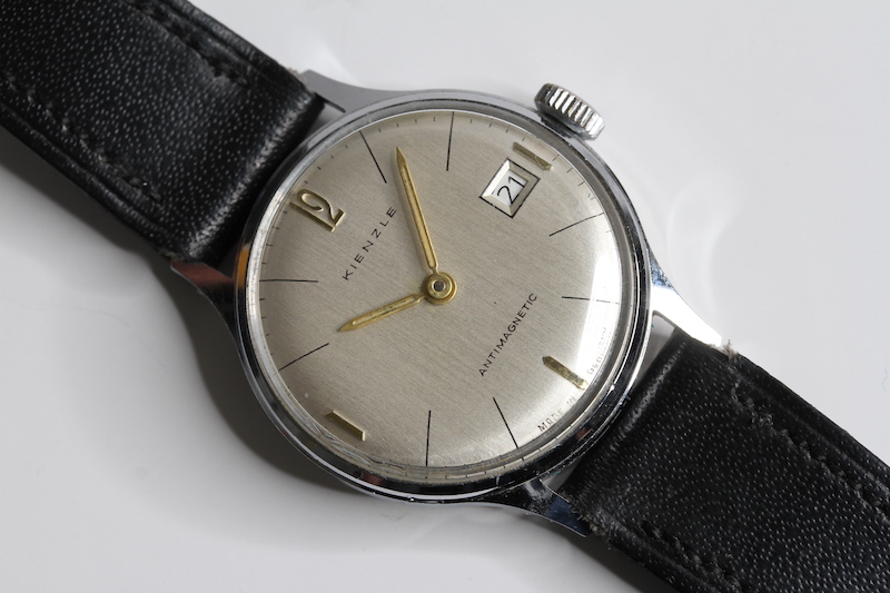 *TO BE SOLD WITHOUT RESERVE* KIENZLE VINTAGE WATCH, silvered dial, date aperture, manual wind,