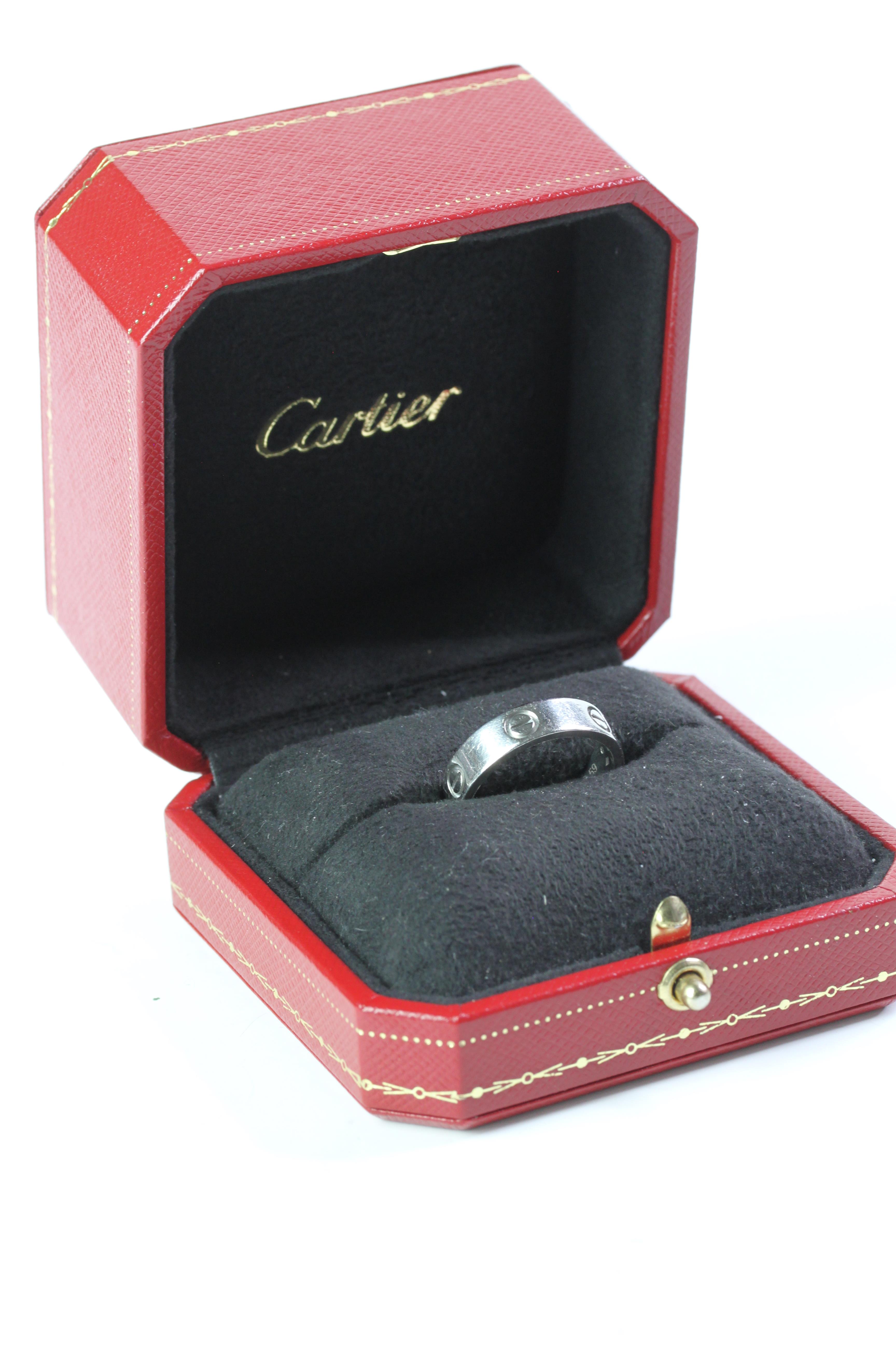 Cartier Love Ring, platinum, size S, comes with a Cartier box.