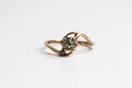 9ct gold vintage emerald & clear gemstone halo twist dress ring (2.1g)