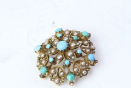 15CT circular domed brooch of turquoise and pearl 12.5g