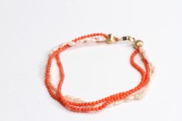 14ct Gold vintage coral & rice pearl triple strand bracelet (4.9g)