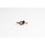 9ct gold vintage garnet snake ring (1.1g)