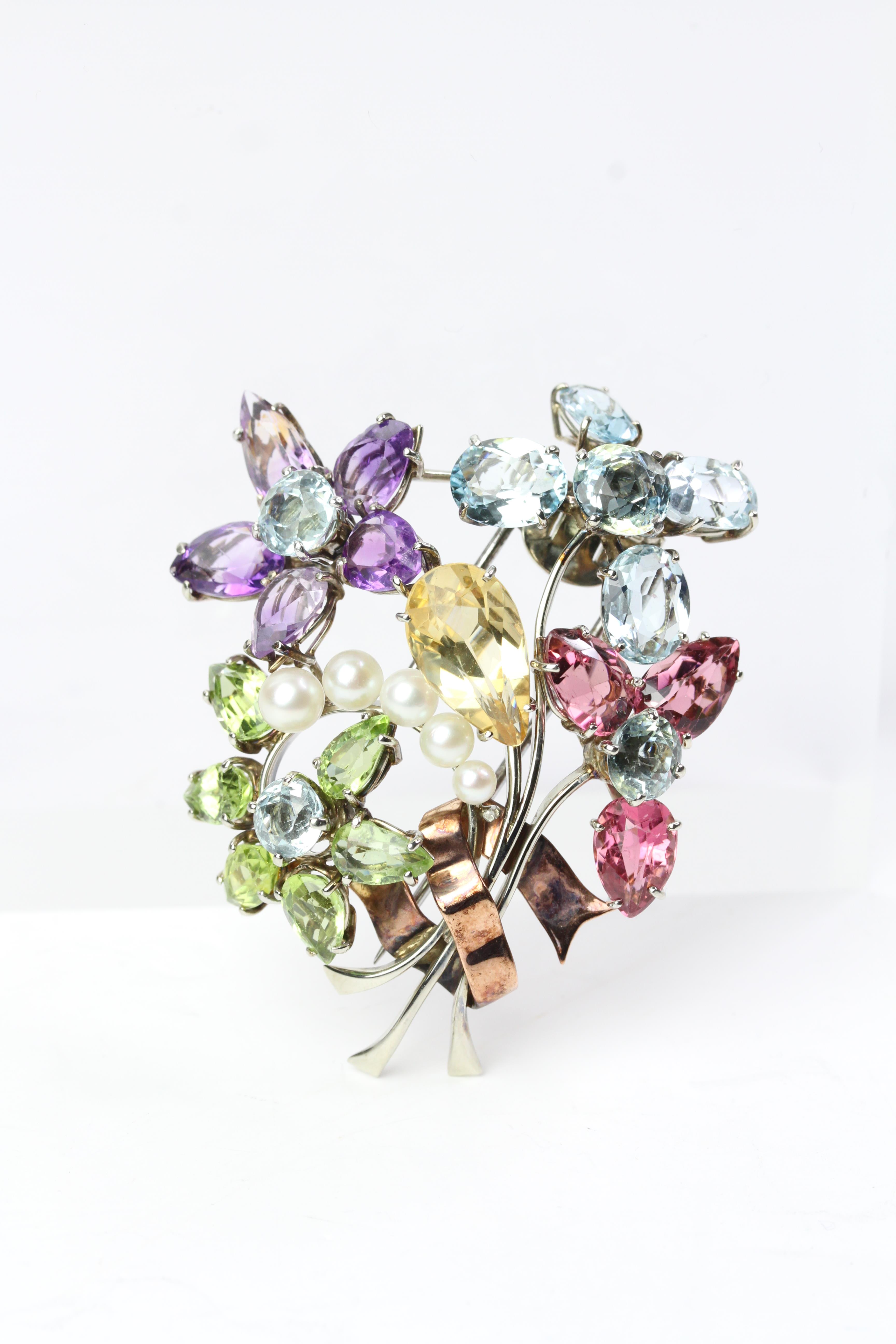C1950 floral brooch with multi gemstones and pearls - Image 2 of 3