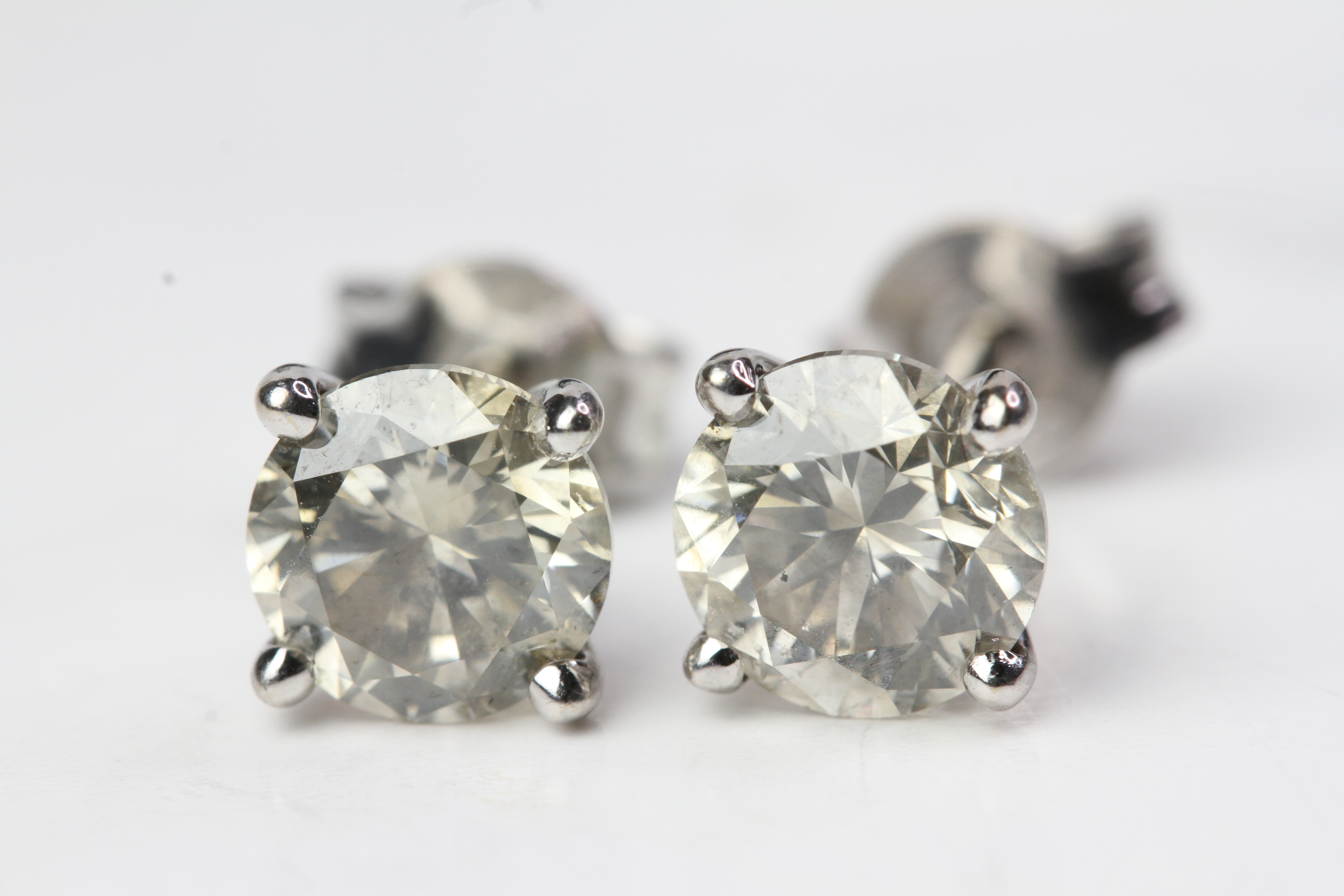 18WG 4 claw set triangular collet diamond earrings RB Total weight 2.02 cts - Image 2 of 2