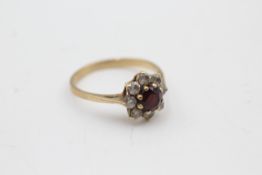 9ct Gold Garnet & Clear Gemstone Floral Cluster Ring (2.5g)