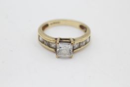 9ct Gold Clear Gemstone Dress Ring (3.5g)