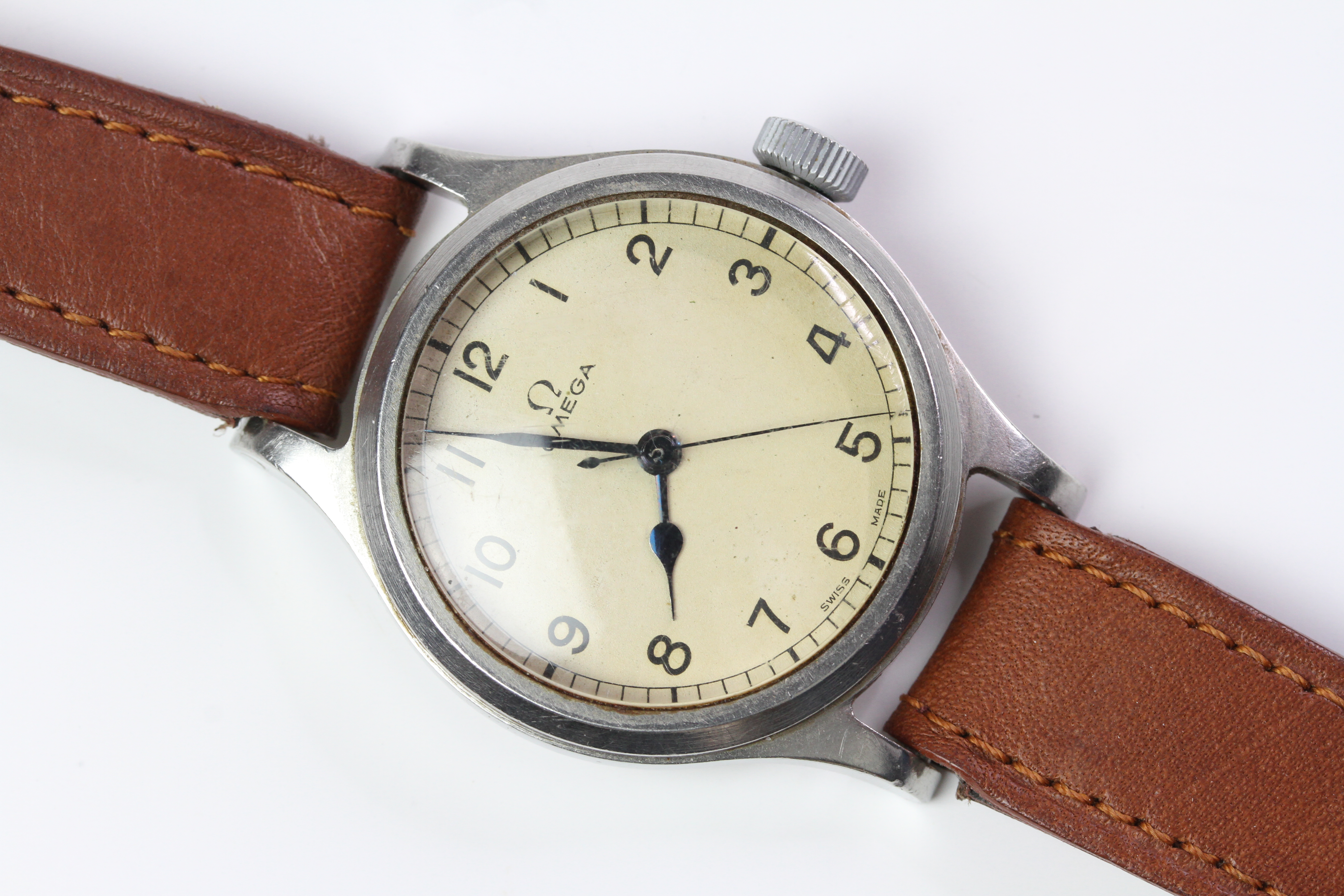 VINTAGE OMEGA AIR MINISTRY A.M 6B/159 CIRCA 1956 - Image 2 of 6