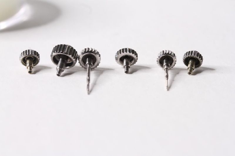 6x Rolex crowns, 2x with stems, 5mm / 5mm / 6mm / 5mm with stem / 6mm with stem / 7mm Coronet and - Image 6 of 6