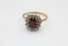 9ct Gold Garnet & Clear Gemstone Dress Ring (3.3g)