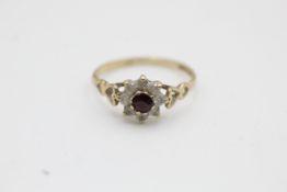 9ct Gold Garnet & Clear Gemstone Floral Cluster Ring (1.3g)