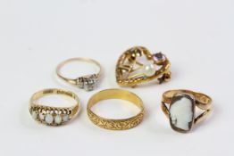 A Group of Antique and Vintage Jewellery (5) including; 18ct Opal carved half hoop ring hallmarked