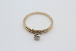 14ct gold diamond solitaire ring (1.9g)