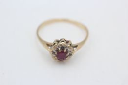 9ct gold ruby & diamond halo ring (2g)