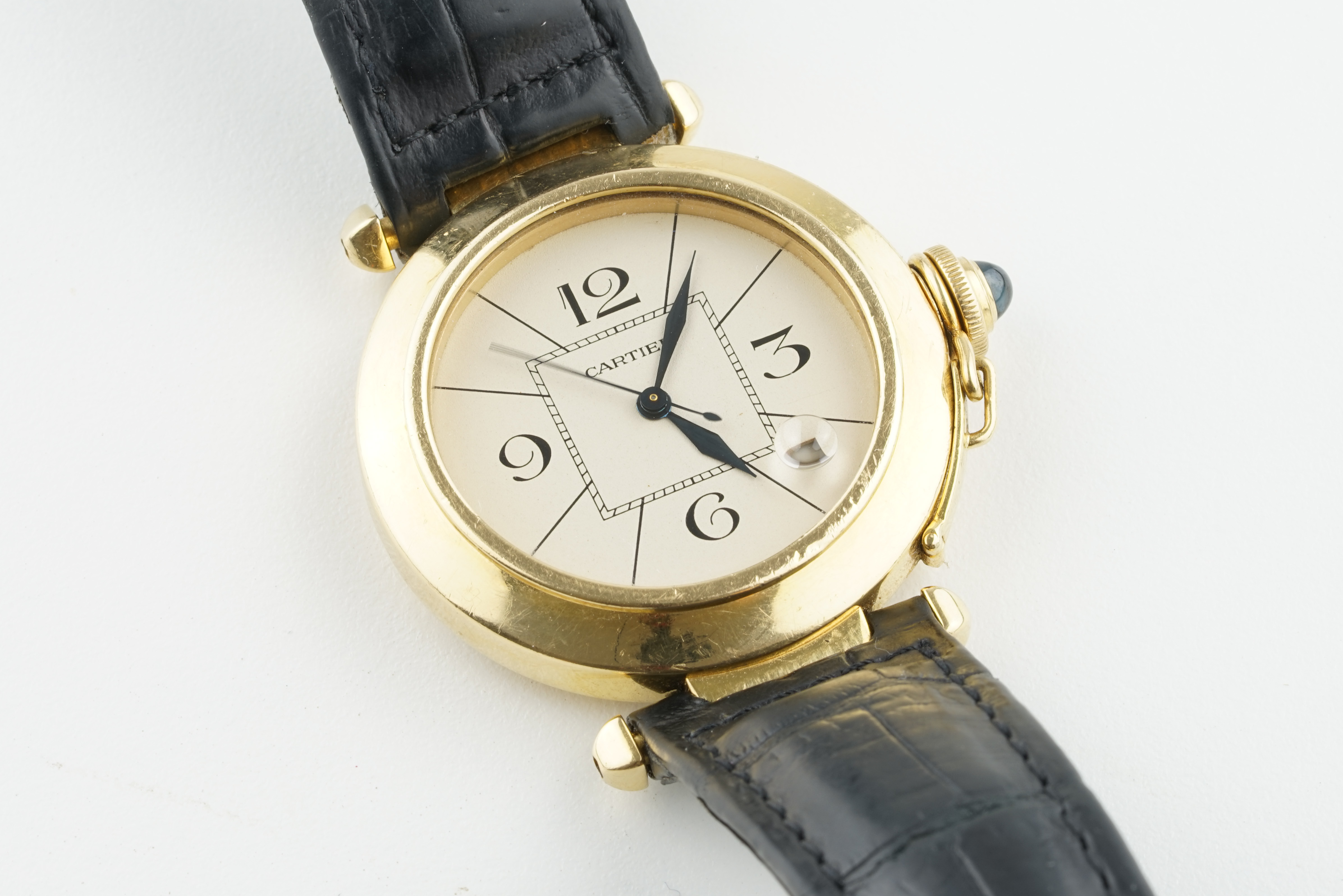 CARTIER PASHA 18CT GOLD WRISTWATCH REF. 820905, circular off white dial with arabic numeral hour