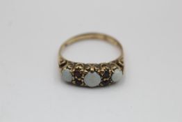 9ct gold vintage opal & garnet gypsy setting ring (2.3g)