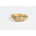 18ct gold ring with diamonds