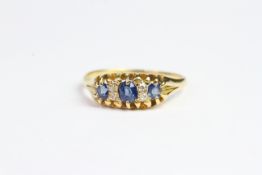 18ct gold ring with sapphire and diamond