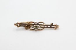 9ct gold antique peridot & seed pearl bar brooch (2.5g)