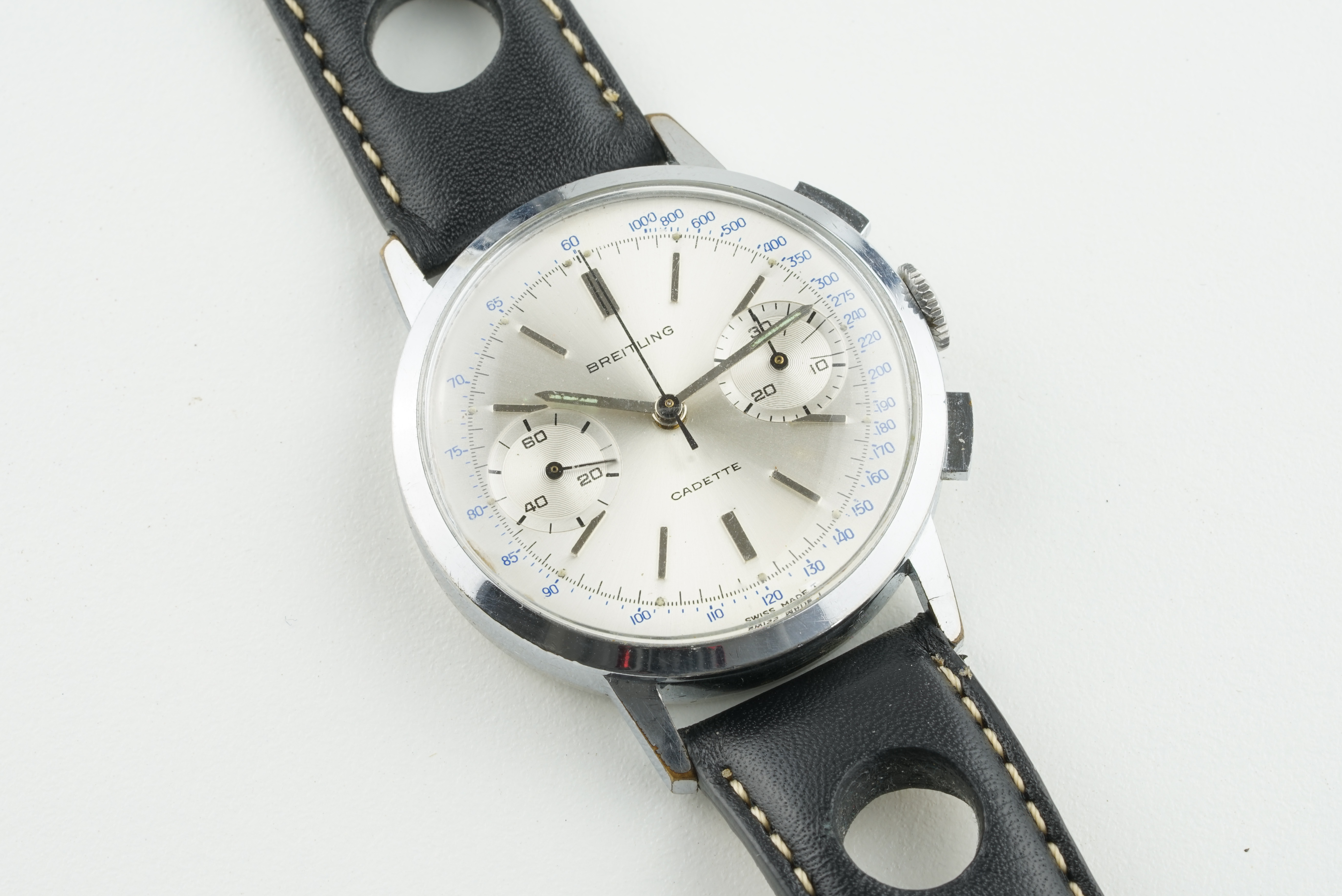 BREITLING CADETTE CHRONOGRAPH WRISTWATCH CIRCA 1970, circular silver twin register dial with applied