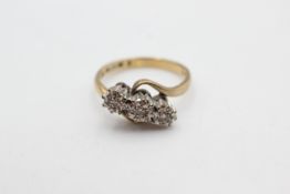 9ct gold vintage diamond three stone twist setting ring (3.2g)