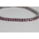 18ct pink sapphire bracelet PS 5 carats in total. 17.5cm