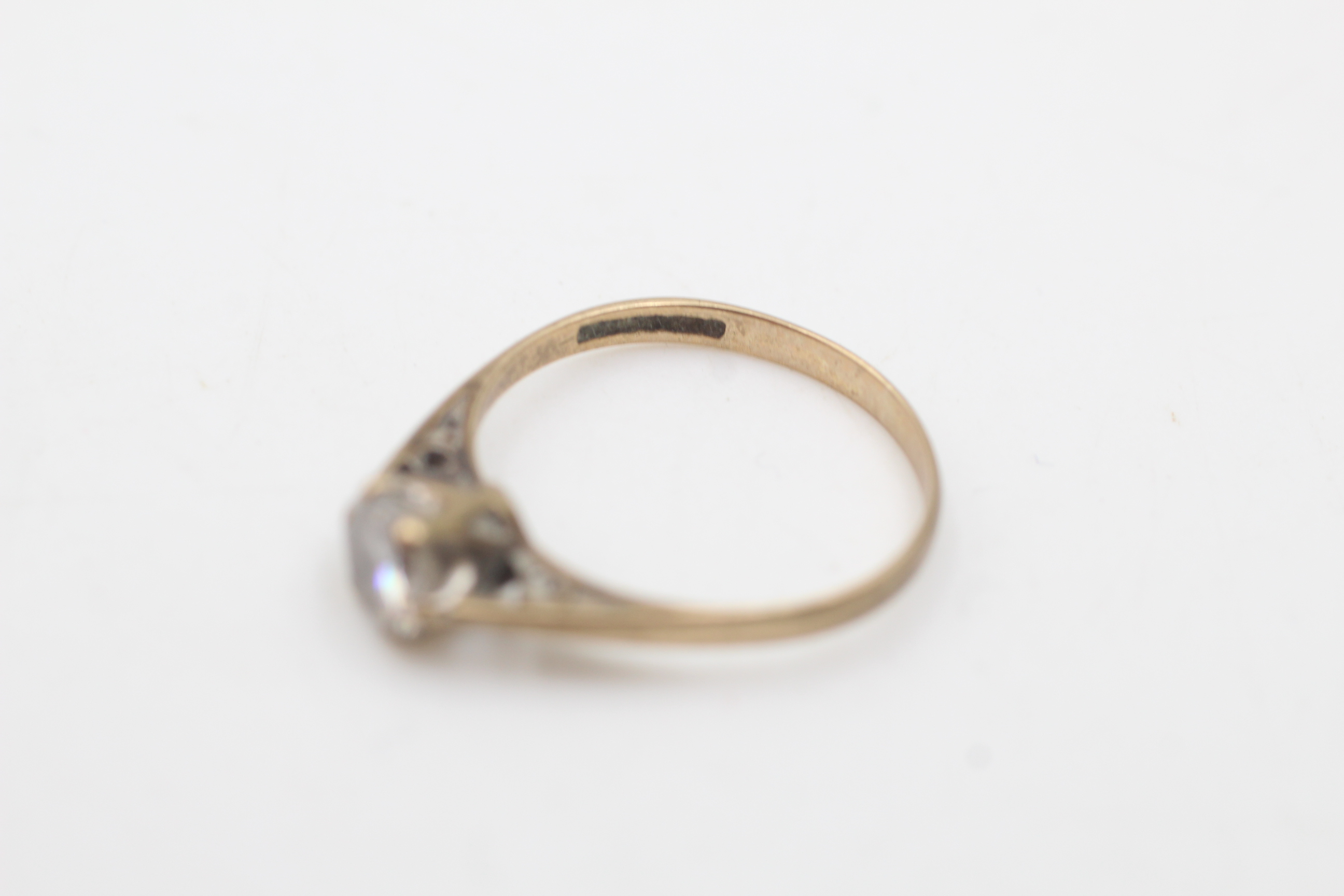 9ct gold clear gemstone solitaire ring (1.3g) - Image 3 of 5