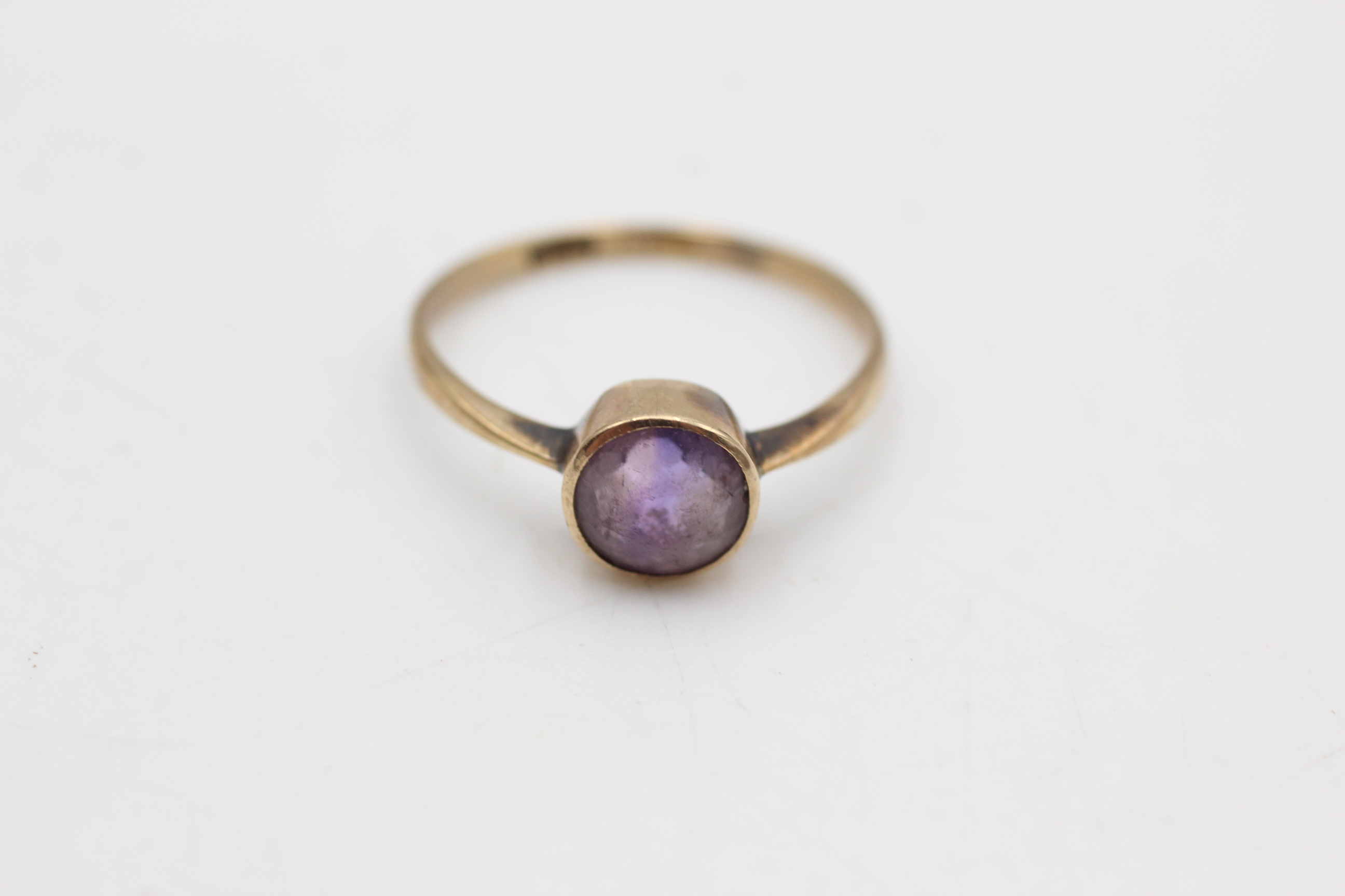 9ct gold antique amethyst ring (1.8g)