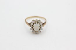 9ct gold opal halo ring (2.1g)