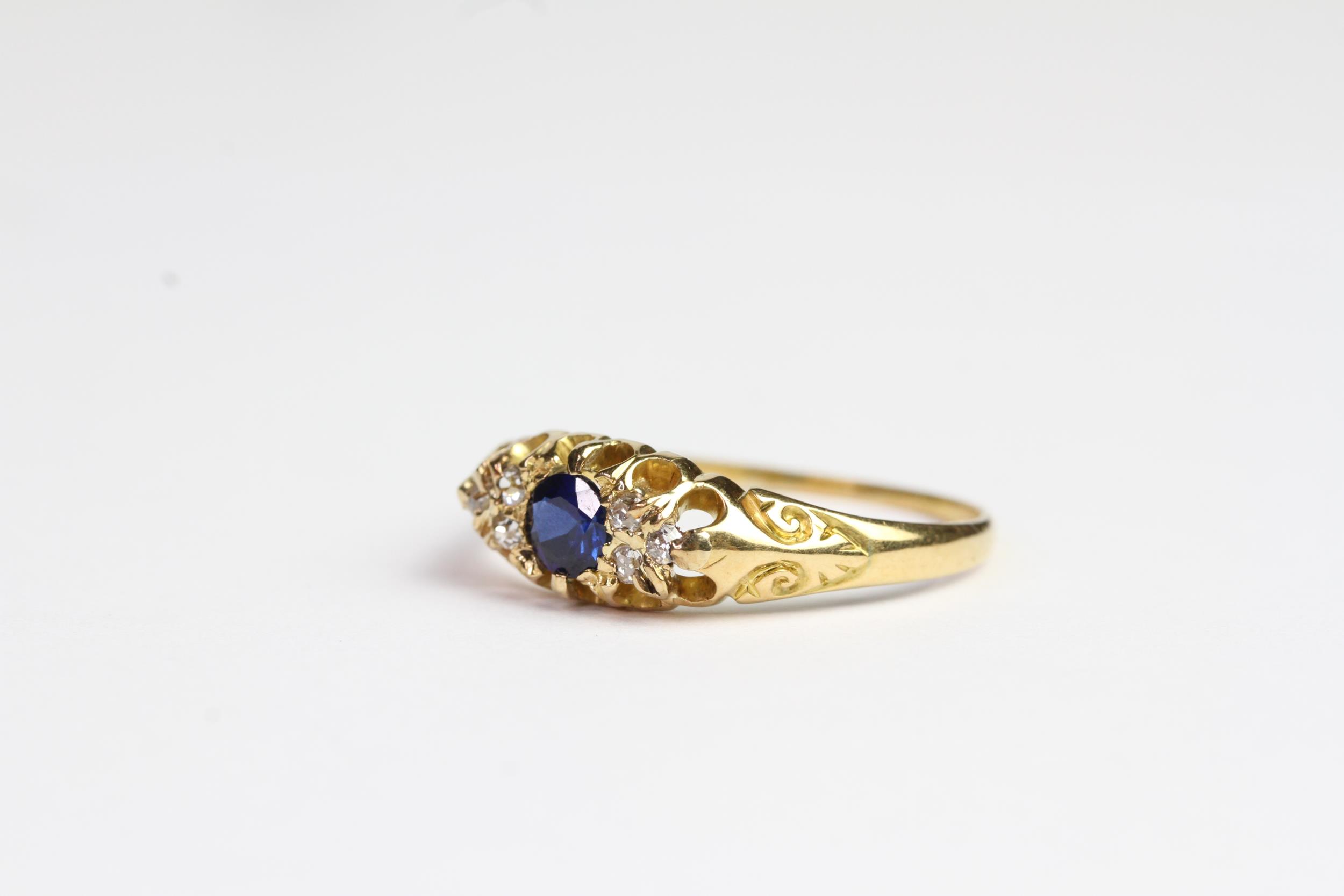 18ct gold ring with sapphire and diamonds - Image 2 of 2
