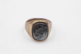 9ct gold hematite intaglio ring (3.8g)