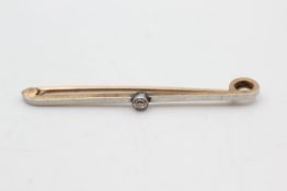 .950 platinum & 14ct gold antique diamond detail bar brooch (2.1g)