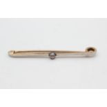 .950 platinum & 14ct gold antique diamond detail bar brooch (2.1g)