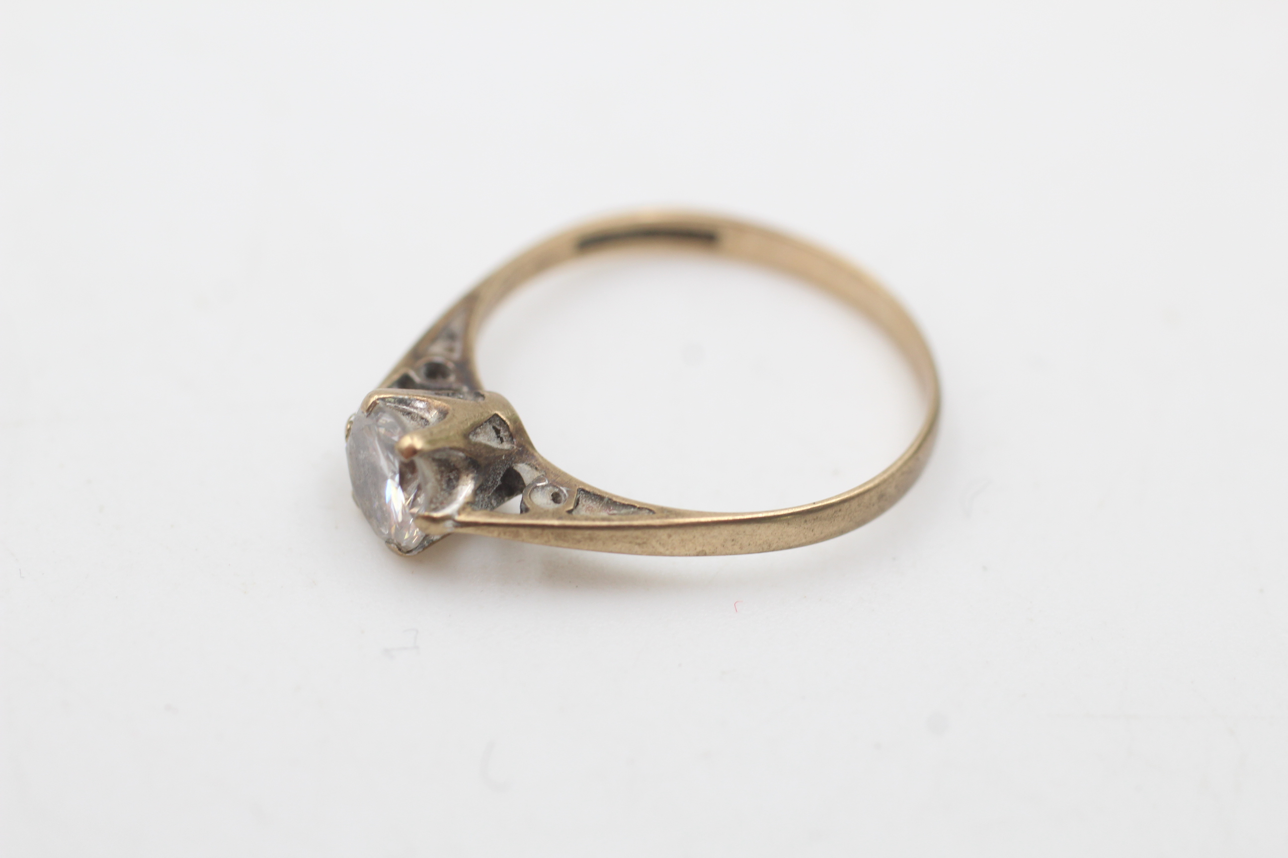 9ct gold clear gemstone solitaire ring (1.3g) - Image 2 of 5