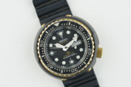 SEIKO TUNA PROFESSIONAL DIVERS WRISTWATCH REF. 7549 7009, circular black dial with large lume plot