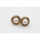 9ct gold cultured pearl stud earrings (3.8g)