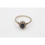 9ct gold diamond & sapphrie dress ring - as seen (1.6g)