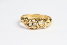 18ct gold ring with diamonds