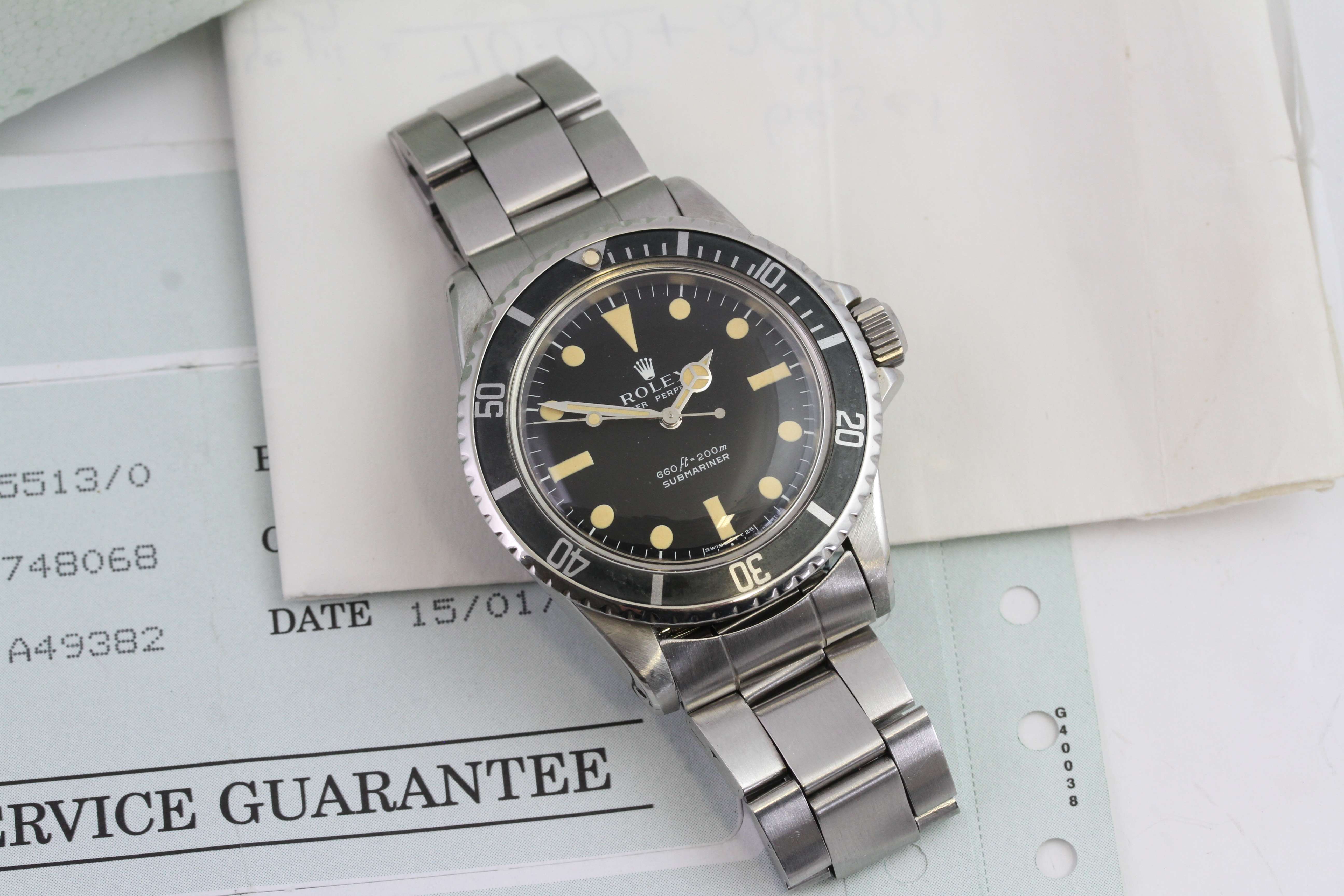 VINTAGE ROLEX SUBMARINER 5513 WITH SERVICE PAPERS CIRCA 1979, circular matte black dial with cream - Image 2 of 5