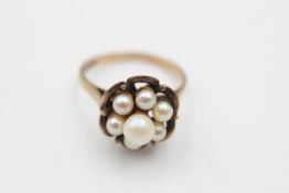 9ct gold vintage pearl flower dress ring (3.7g)