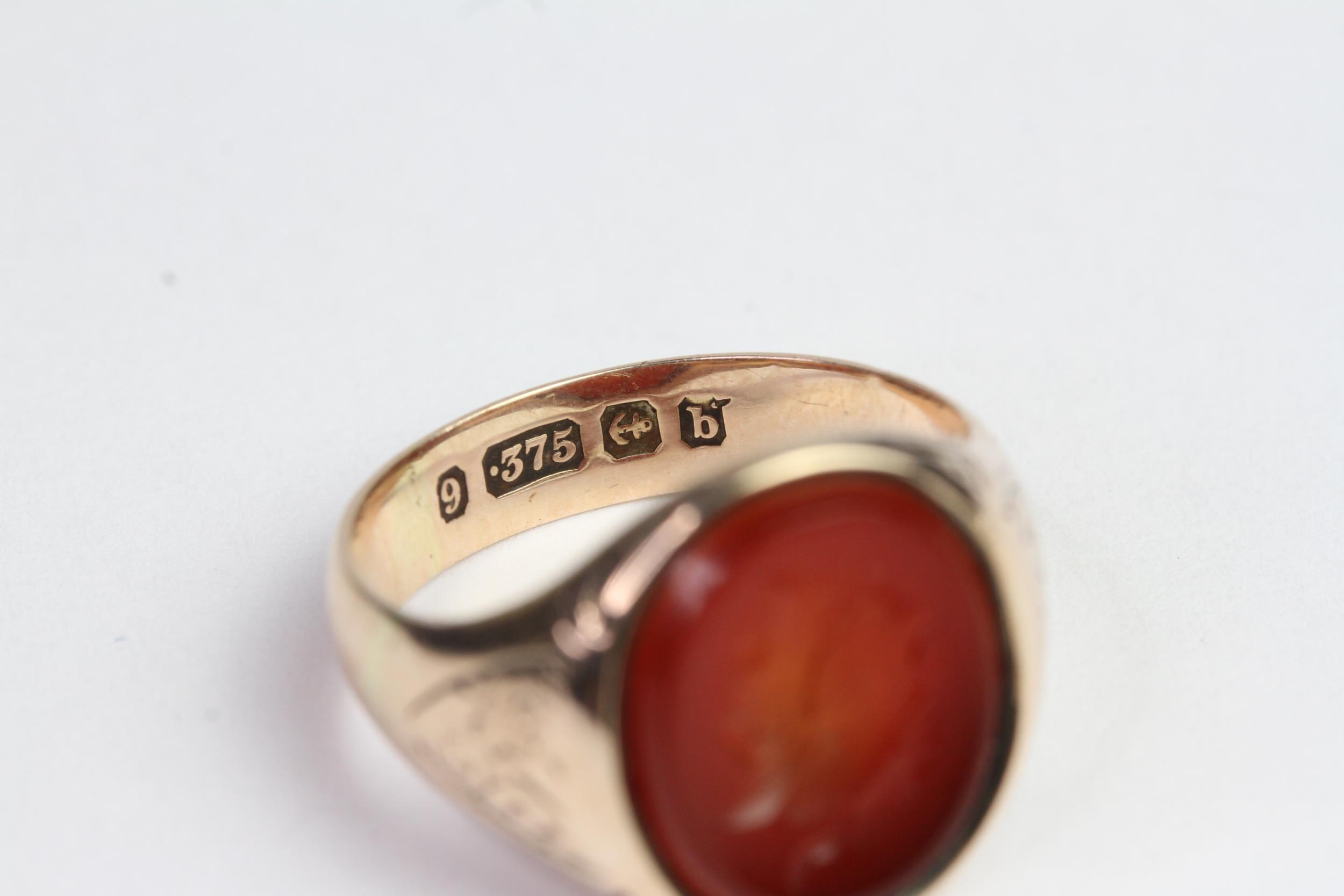 9ct gold cameo signet ring - Image 2 of 2